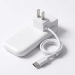 Power Bank (30W, Fusion, Built-In USB-C ケーブル) (5000mAh 22.5W出力モバイルバッテリー 30W出力充電器) / LEDディスプレイ搭載/USB-Cケーブル一体型/コンセント一体型/折りたたみ式プラグ 1台3役 / iPhone 16 / 15 Android iPad その他各種機器対応 (ホワイト)